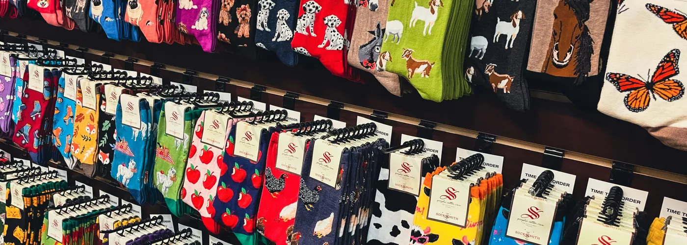Grosir Kaos Kaki Murah Surabaya: Stok Siap Jual untuk Reseller