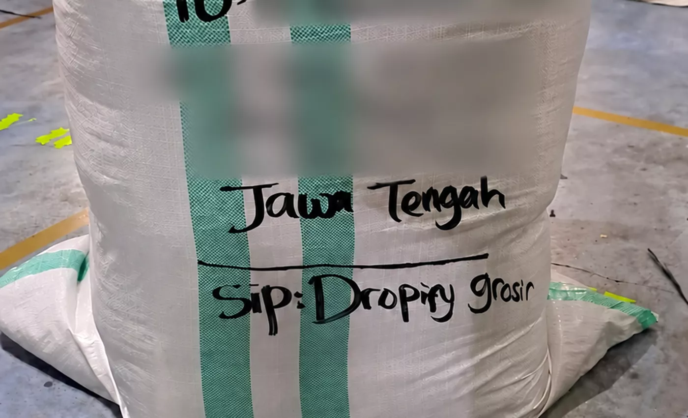 Toko marketplace di Kudus kulakan 650 lusin Boxer Hello dan CD Fema menjelang 10.10