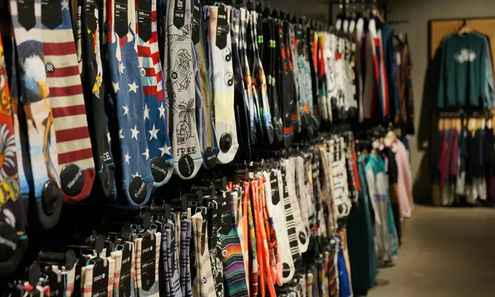 Cara Memilih Kaos Kaki Grosir yang Laris dan Menguntungkan