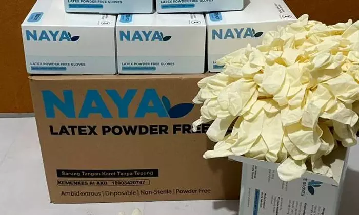 Box NAYA Latex Powder Free dan sarung tangan latex