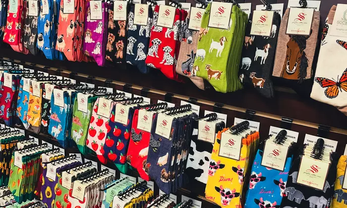Grosir Kaos Kaki Murah Surabaya: Stok Siap Jual untuk Reseller
