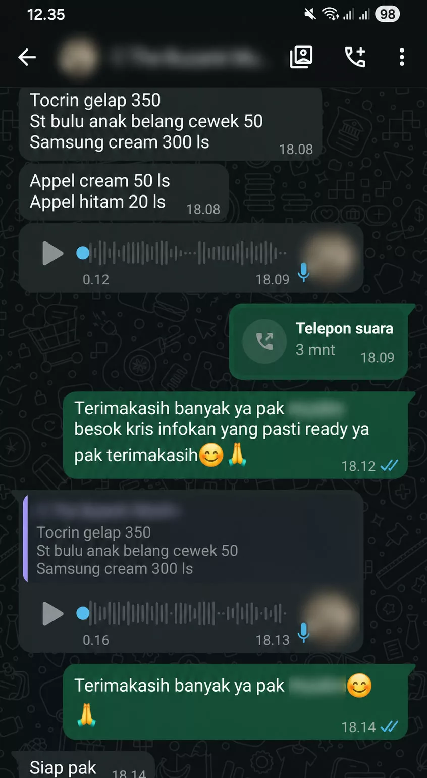Percakapan WhatsApp berisi daftar produk dan jumlah pesanan 770 lusin