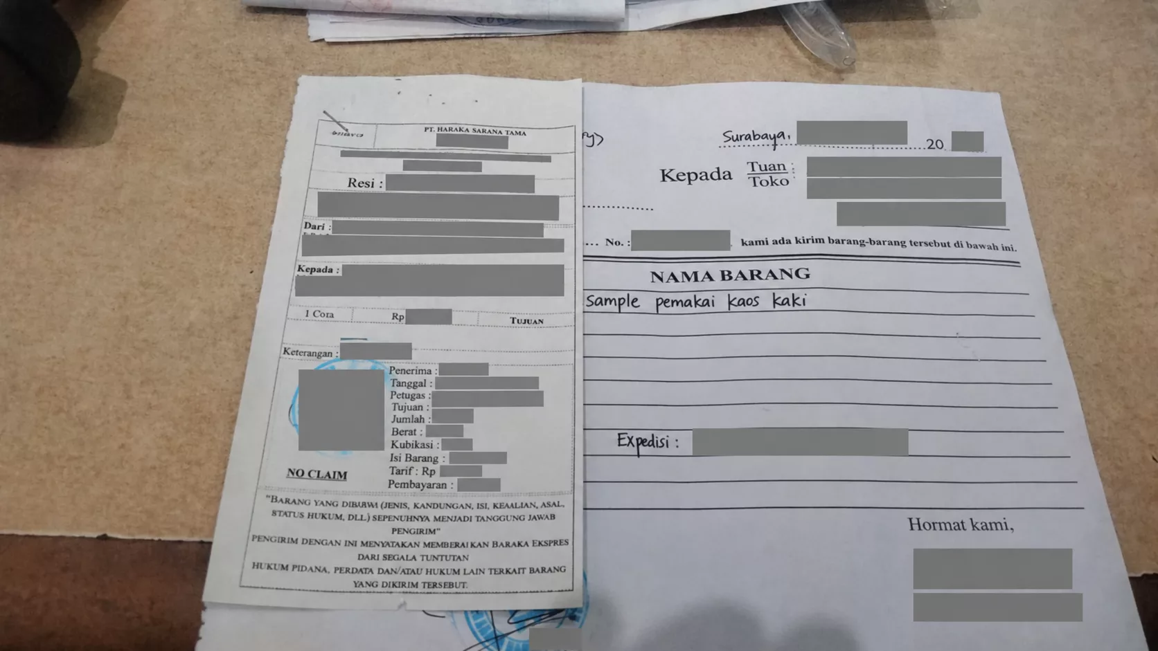 Catatan pengiriman sampel produk kategori kaos kaki